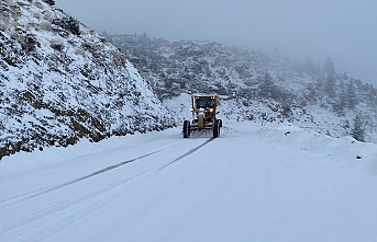 Büyükşehir Kar Yağışı Sonrası 219 Kırsal Mahalle Yolunu Ulaşıma Açtı